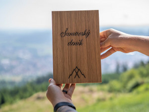 Za populárním projektem Fotíme Šumavu stojí mladí manželé z Prahy, teď vytvořili i Šumavské deníky