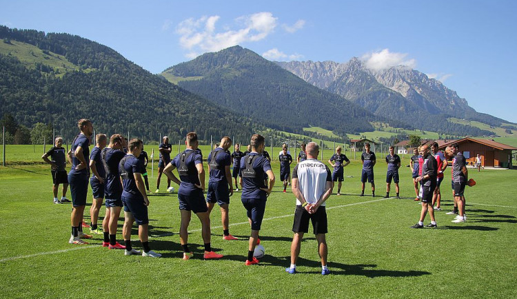 O soustředění v Rakousku přijdou kvůli zraněním čtyři viktoriáni