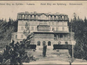 Výstavní hotel RIXI na dobové pohlednici