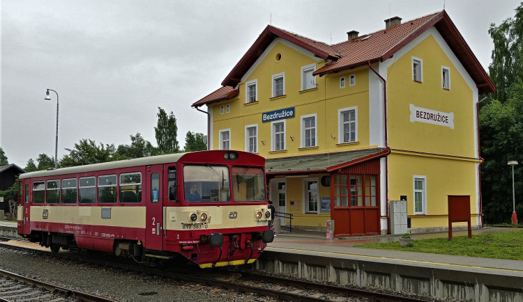 Brigádníci připravili exponáty Železničního muzea Bezdružicích pro nadcházející oslavy 120 let slavné trati