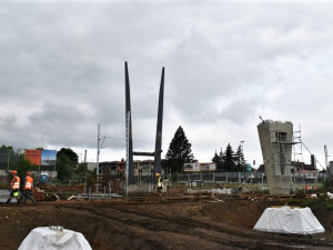 Stavba lávky si vyžádá pro řidiče další dopravní omezení v ulici U Seřadiště a sjezdu do Koterova