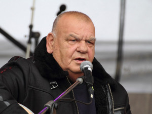 Zemřel folkový písničkář František Nedvěd, bylo mu 73 let