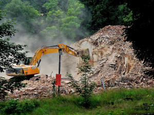Definitivní konec legendy. Z kdysi nejluxusnějšího šumavského hotelu už zbyla jen hromada trosek