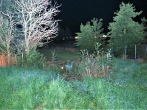 Při úprku před policejní hlídkou neváhal zdrogovaný řidič prorazit plot, ve finále stejně havaroval