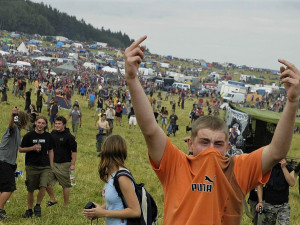 Před 16 lety rozehnali brutálně policejní těžkooděnci CzechTek, akce urychlila vznik antikonfliktních týmů