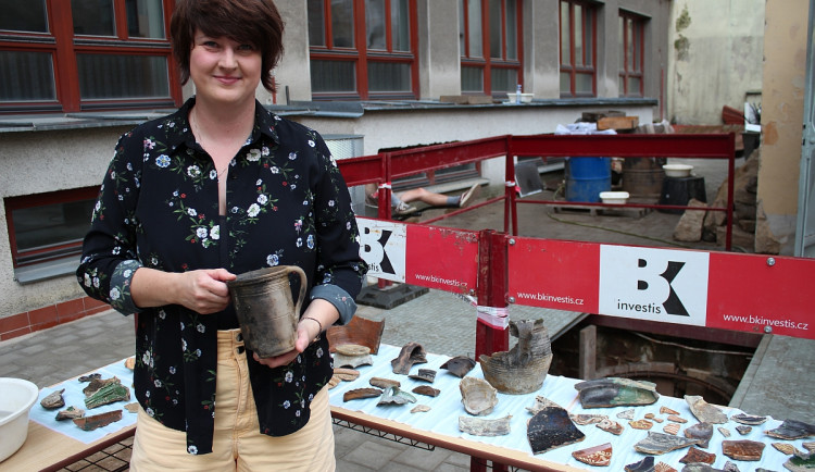 Vedoucí výzkumu Lenka Starková z katedry archeologie FF ZČU.