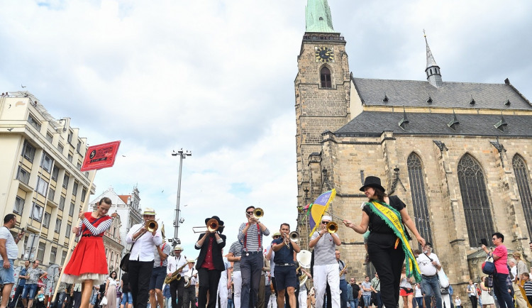 TIPY NA VÍKEND: Hradozámecká noc i Mezinárodní dixielandový festival