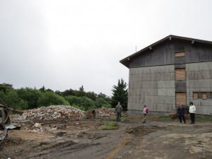 Demolice starých armádních budov na vrcholu Čerchova, foto: CHKO Český les