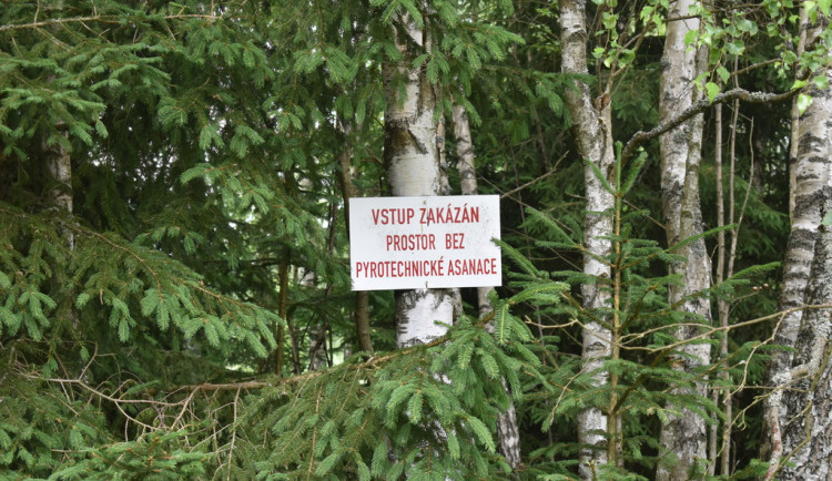 Voják těžce zraněný při výbuchu munice v Brdech bohužel dnes v nemocnici zemřel