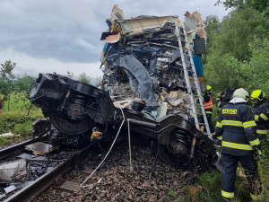 Pasažéři zranění při dnešní srážce vlaků mají nárok na odškodnění, částky půjdou do milionů korun