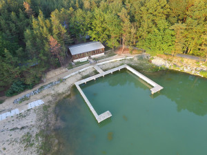 Ještě loni v srpnu trápil rybník nedostatek vody.