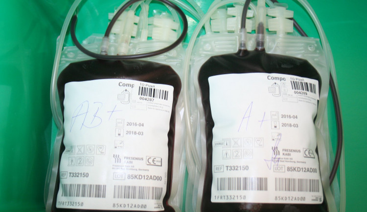 Vlakové neštěstí vzbudilo zájem o darování krve, transfuzní stanice hlásí rekordní čísla