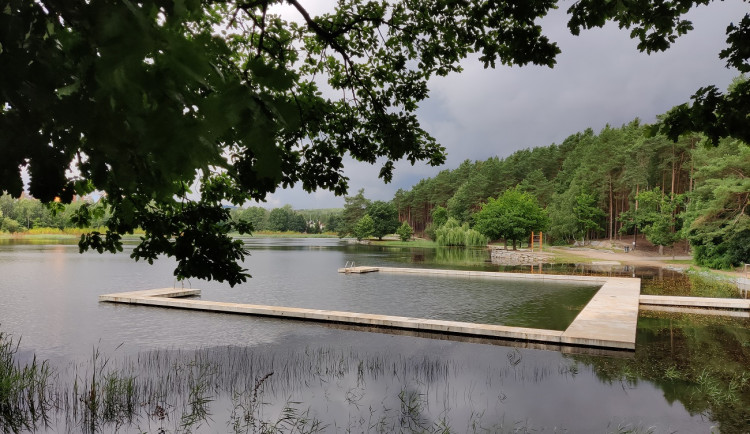 Hráči vodního póla mohou už naplno využívat unikátní venkovní hřiště