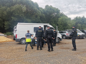 Technaři vypnuli soundystémy na freetekno party pod hradem Klenová podle dohody v 15.00 hodin