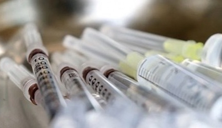 size4-16285775310863-139-ockovani-nad-ramec