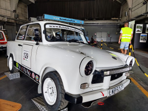 Trabanti mají také svoji vlastní kategorii, po celý rok se jezdí pohár Trabant Wartburg Racing Cup.