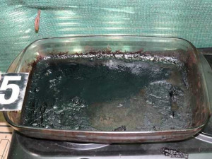 Cizinec ve velkém vařil pervitin, policie u něj objevila 18 kilo léků a litry chemikálií