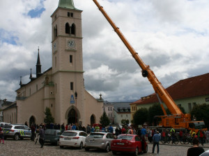 Díky sbírce se podařilo po 79 letech na věž kostela svaté Markéty vrátit všechny zvony