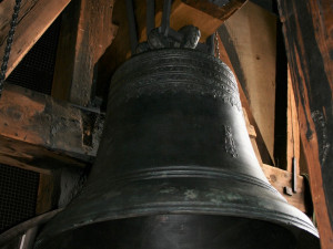 Díky sbírce se podařilo po 79 letech na věž kostela svaté Markéty vrátit všechny zvony