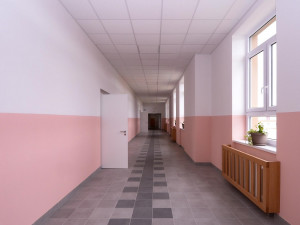 Základní škola získala nové odborné učebny i zelenou střechu