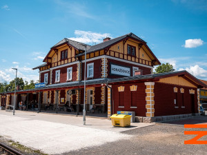 Nově zrekonstruovaná výpravní budova v Horažďovicích.