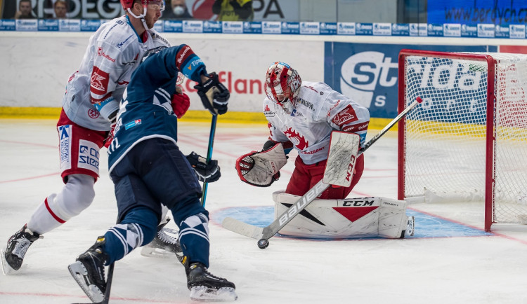 Domácí extraligová premiéra se Plzni vydařila, Třinec porazila 3:2