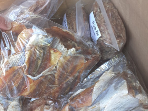 Vietnamec převážel v dodávce 200 kilo hnijících mořských plodů a živých krabů