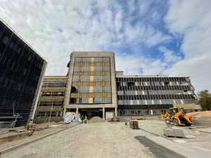 Do nového obřího kampusu plzeňské Lékařské fakulty UK se studenti nastěhují už příští akademický rok