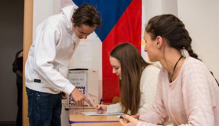 size3-16321305868582-231-zajem-o-volby-nanecisto-je-v-plzenskem-kraji-nizky-prihlasilo-se-pouze-12-skol