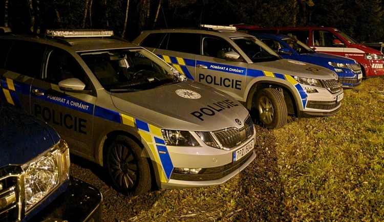 Záhadné volání o pomoc spustilo velkou pátrací akci, vzlétl i dron s termokamerou