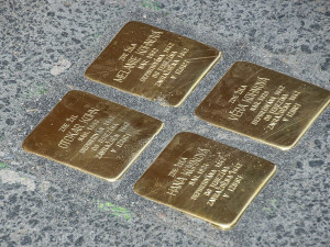 Kameny zmizelých připomínající rodinu Věry Kohnové