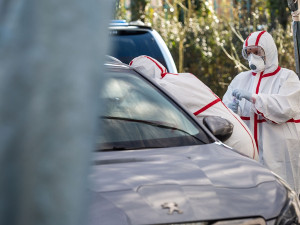 Koronavirus stále sílí, týdenní počet případů v Plzeňském kraji stoupl o 50 procent