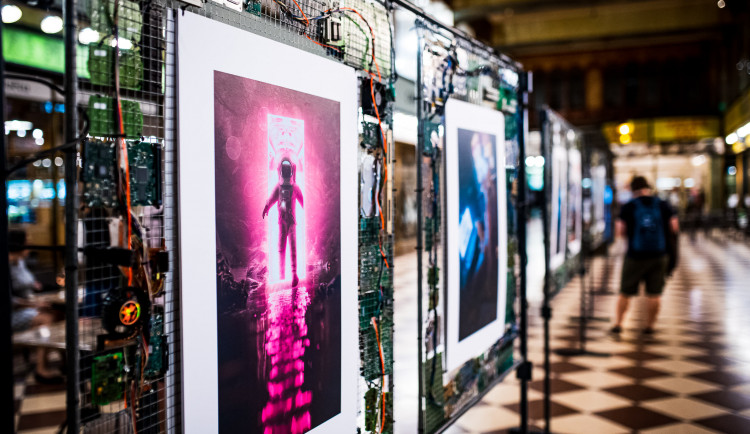 Festival bude zajímavý i po vizuální stránce. Český ilustrátor Tomáš Müller vybral ze svých sci-fi děl to nejlepší.