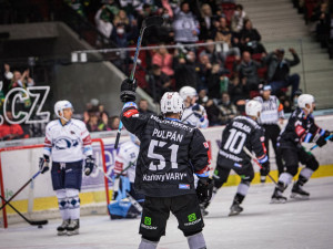 Západočeské derby ovládly Karlovy Vary, Indiáni na ledě soupeře padli 3:0