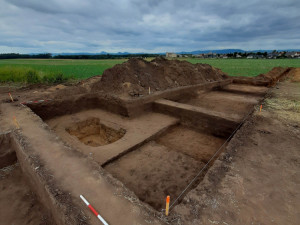 První nález u obce Dušníky