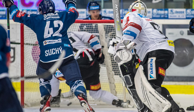 Díky drtivému tlaku v závěru utkání porazili hokejisté Plzně pražskou Spartu 5:4