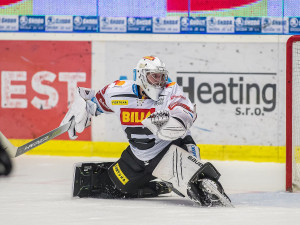 Díky drtivému tlaku v závěru utkání porazili hokejisté Plzně pražskou Spartu 5:4