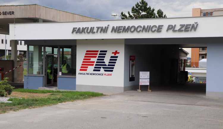 Kvůli koronaviru zakáže FN Plzeň od pondělí návštěvy na některých odděleních
