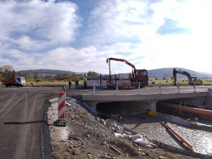 Provoz na hlavním silničním tahu Klatovy - Plzeň přestane komplikovat oprava mostu