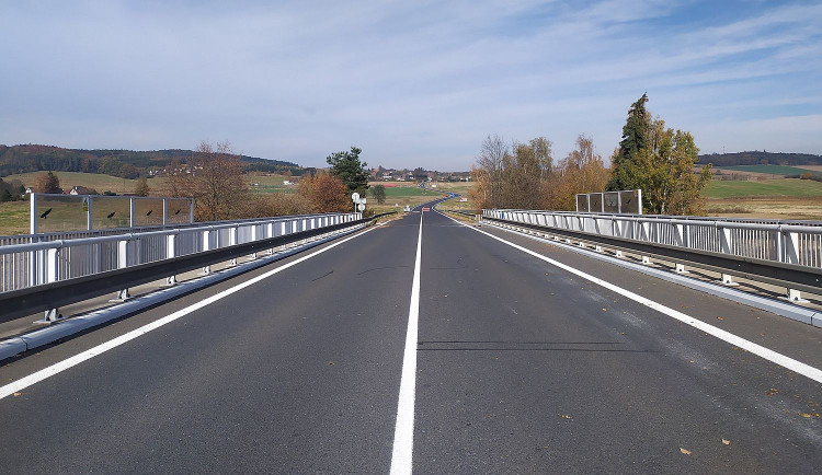 Most je opravený, cesta do Klatov ve směru od Plzně bude opět volná