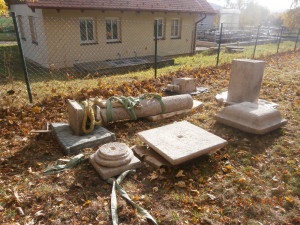 Restaurátoři rozebrali a opravili slavná Lomikarova Boží muka v Klenčí pod Čerchovem