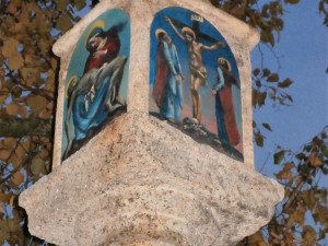 Restaurátoři rozebrali a opravili slavná Lomikarova Boží muka v Klenčí pod Čerchovem