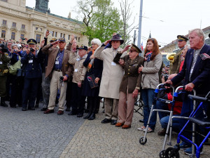 Zemřel americký válečný veterán Marion Kirkham (99), účastník Slavností svobody a bratr stíhače sestřeleného nad Chodskem
