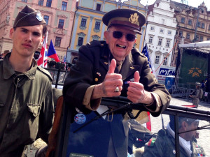 Zemřel americký válečný veterán Marion Kirkham (99), účastník Slavností svobody a bratr stíhače sestřeleného nad Chodskem