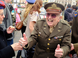 Zemřel americký válečný veterán Marion Kirkham (99), účastník Slavností svobody a bratr stíhače sestřeleného nad Chodskem