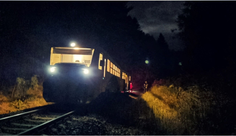Kriminalisté stále neznají jméno muže, kterého na Šumavě srazil vlak