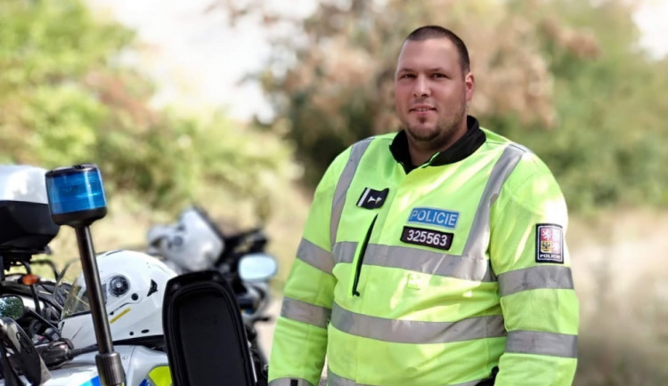 V práci se nenudím. Lidé jsou schopni natěsnat do auta i komín, říká plzeňský dopravní policista