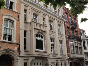 Plzeňský dům v centru Bruselu sídlí na velmi dobré adrese