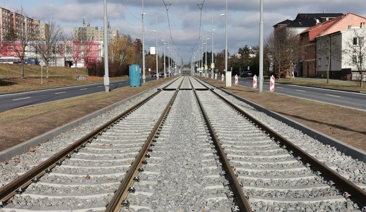Končí tříměsíční výluka, na tramvajovou trať linky číslo 1 v Bolevci se vrací běžný provoz
