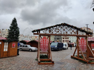 Na náměstí vyrostlo obří ruské kolo, vyrobené bylo speciálně pro Plzeň